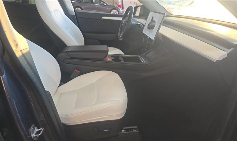tesla model y 2023 7SAYGDEE0PF636135 image tesla model y 2023 7SAYGDEE0PF636135 image